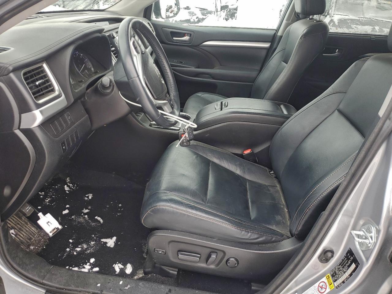 2016 TOYOTA HIGHLANDER