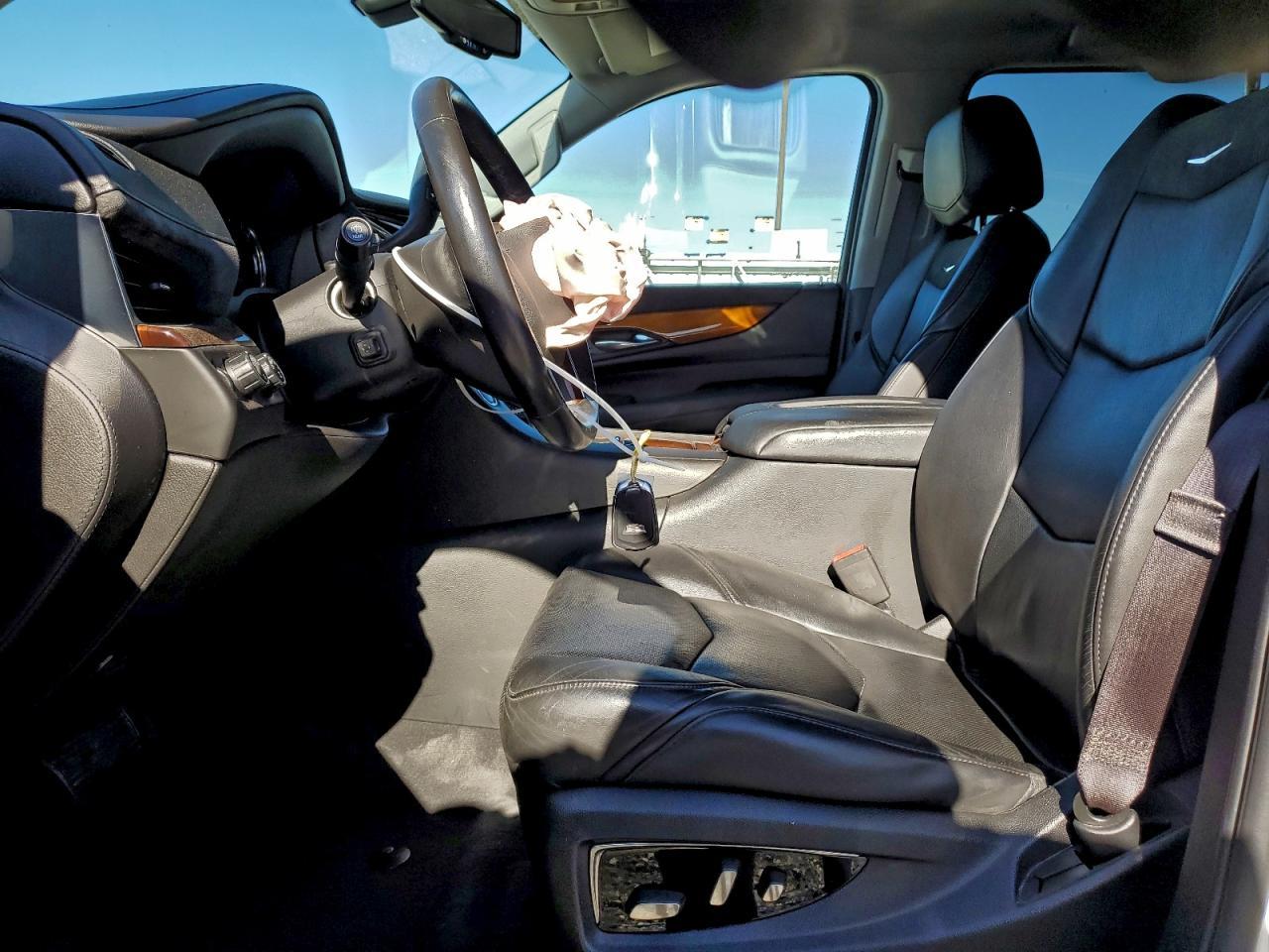 2017 CADILLAC Escalade ESV