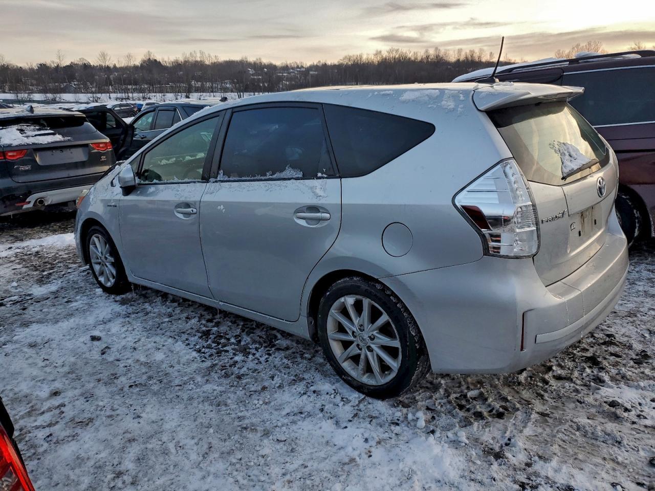2012 TOYOTA PRIUS V