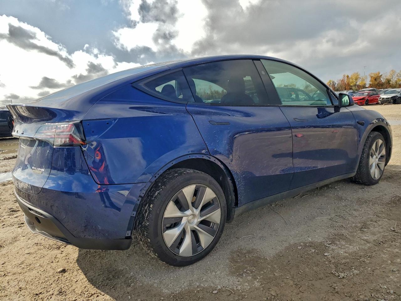 2024 TESLA MODEL Y