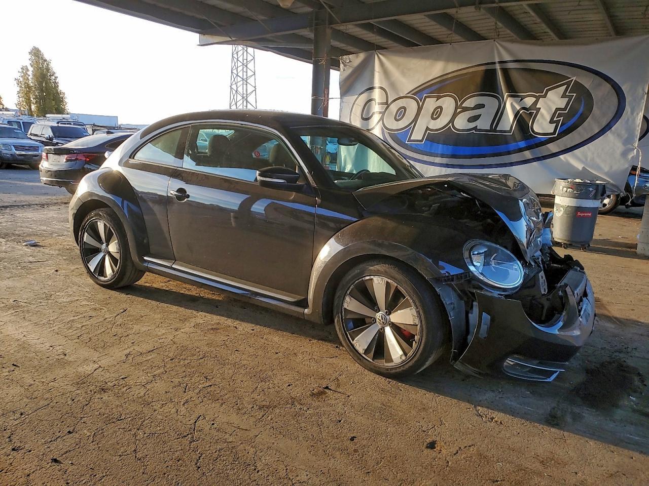 2012 VOLKSWAGEN Beetle