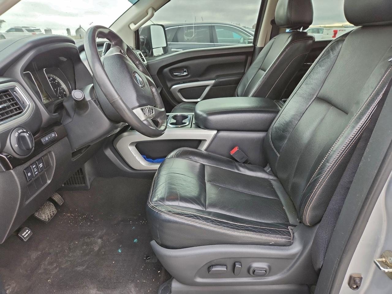 2017 NISSAN Titan