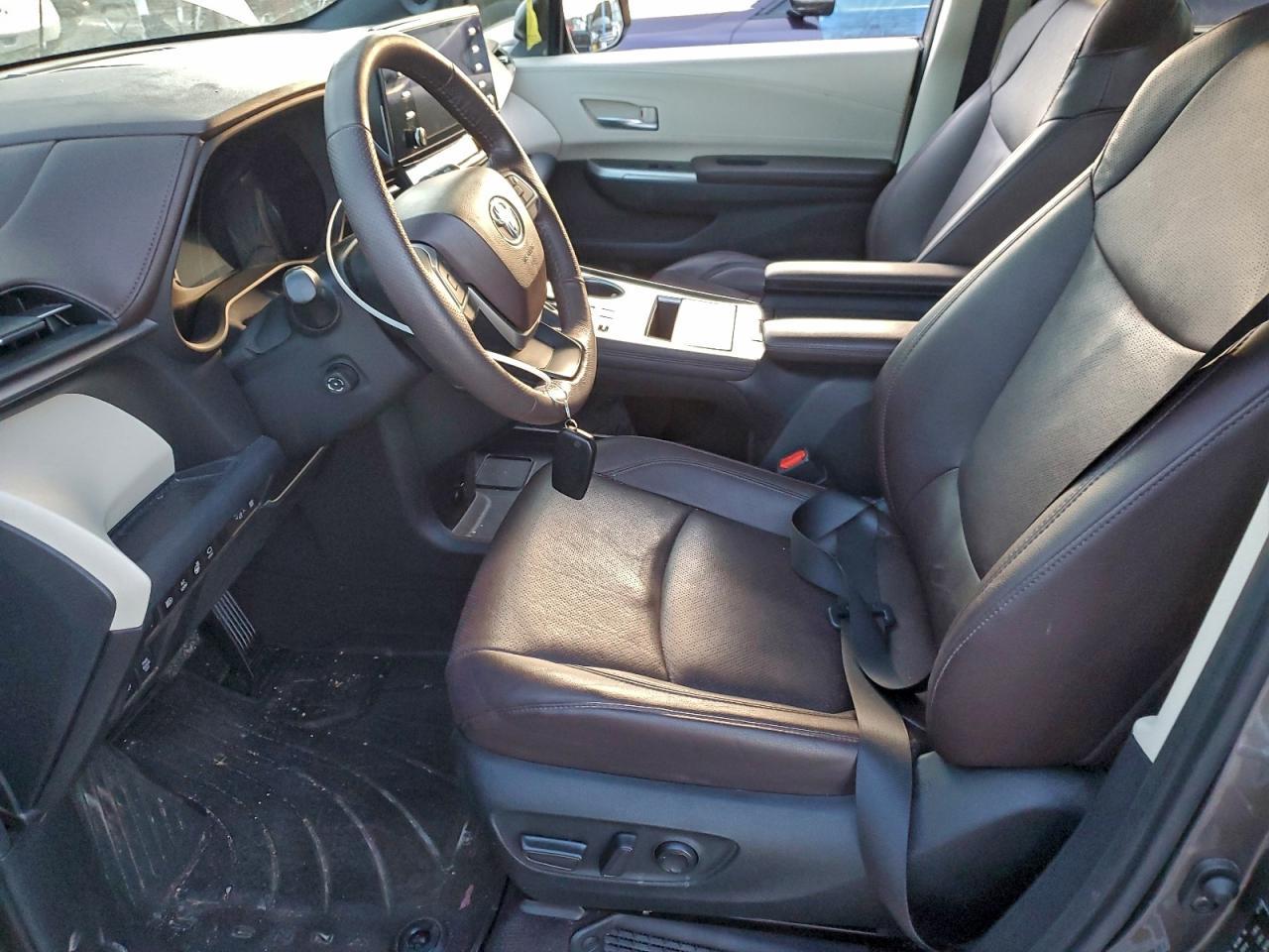 2023 TOYOTA SIENNA
