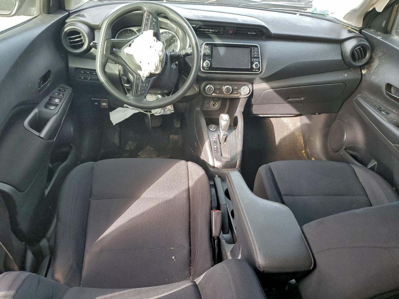2023 NISSAN KICKS