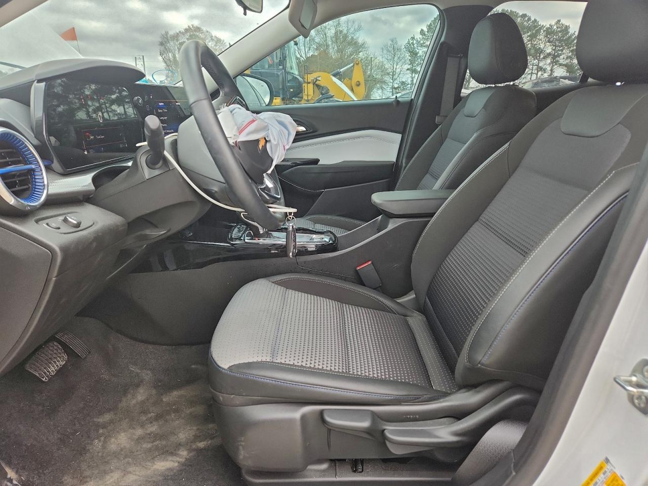 2025 CHEVROLET TRAX