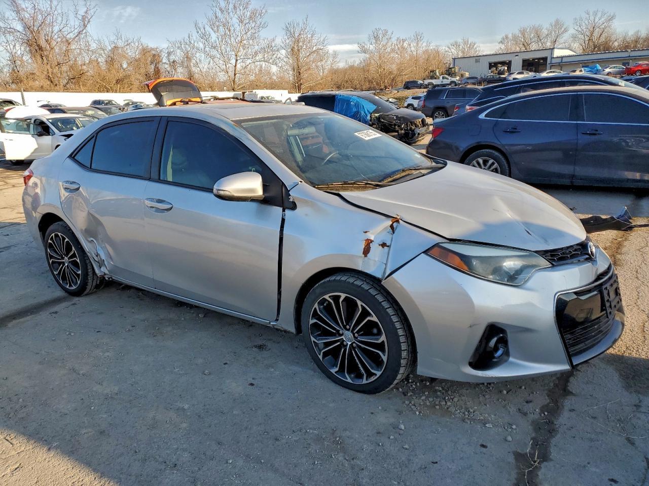 2015 TOYOTA COROLLA