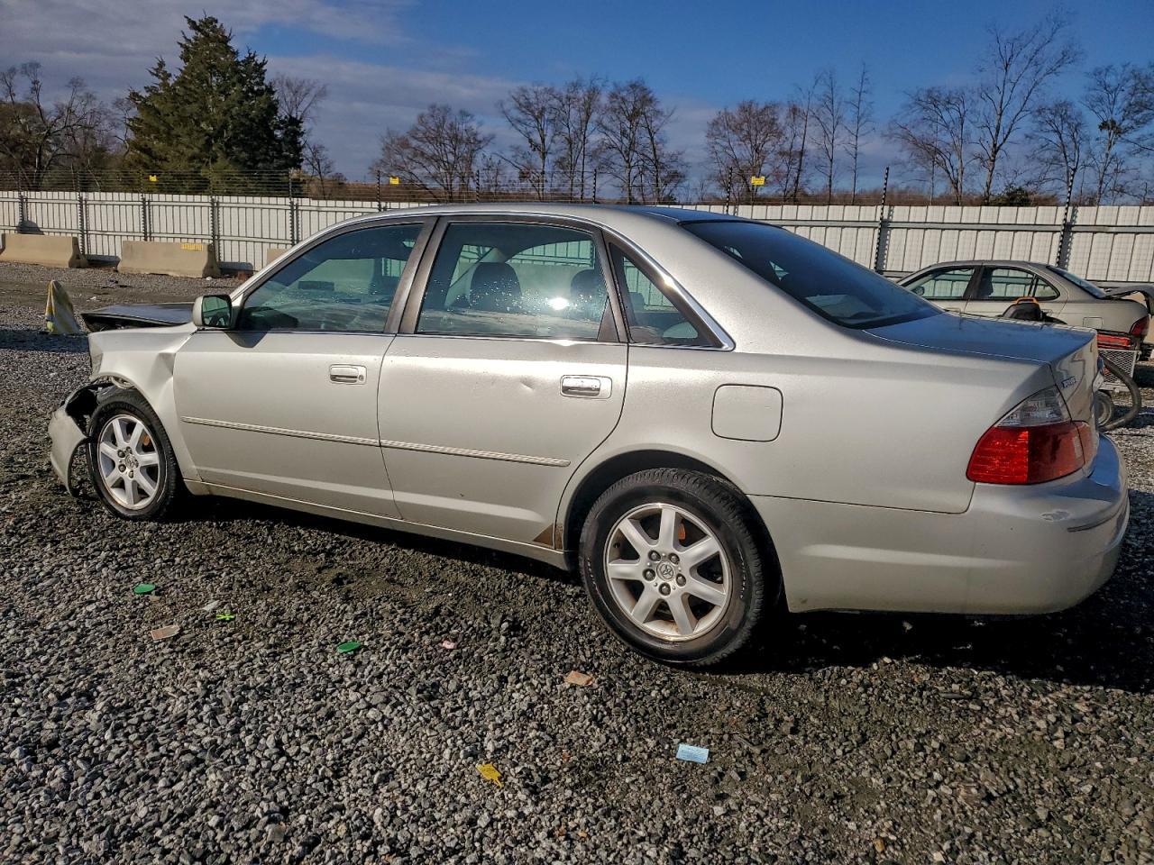 2004 TOYOTA Avalon