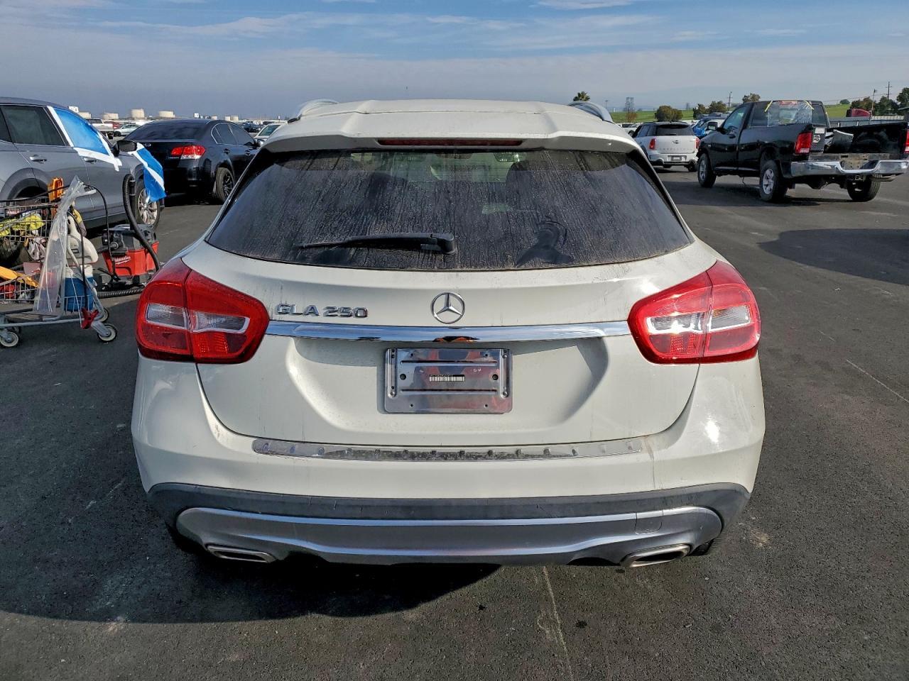 2016 MERCEDES-BENZ GLA-Class
