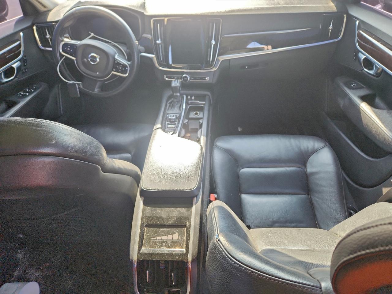 2018 VOLVO S90