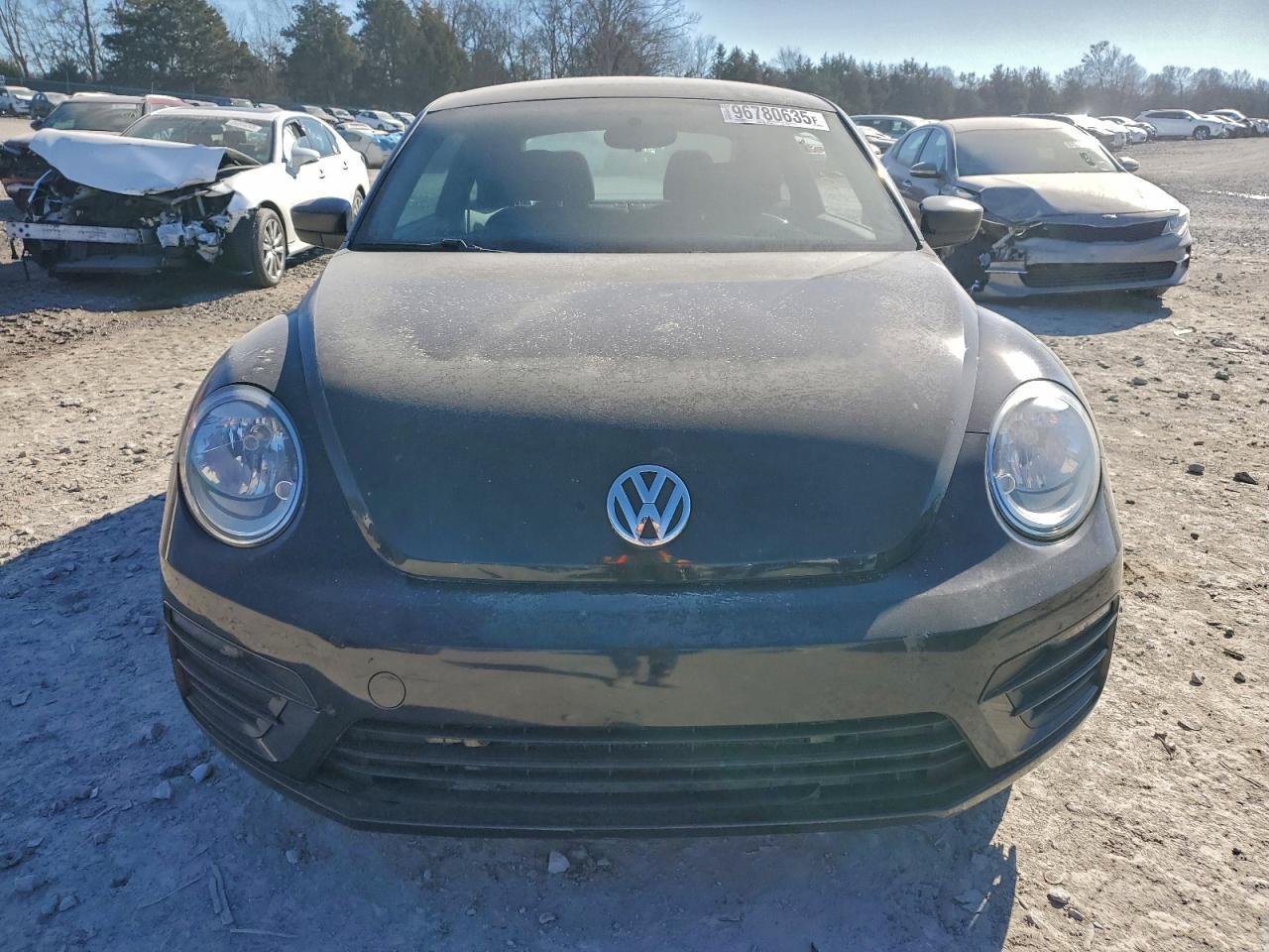 2018 VOLKSWAGEN Beetle