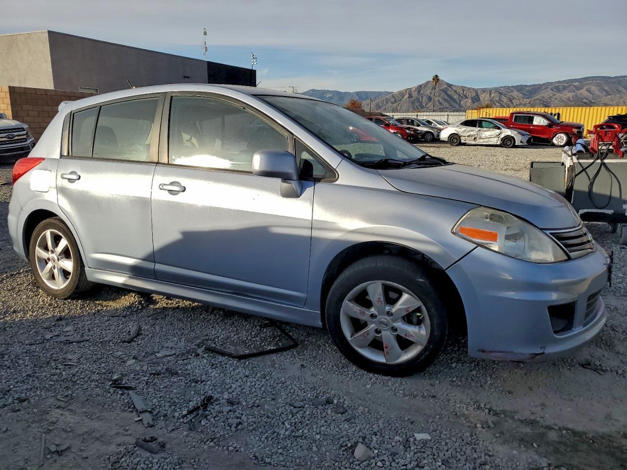 2011 NISSAN VERSA