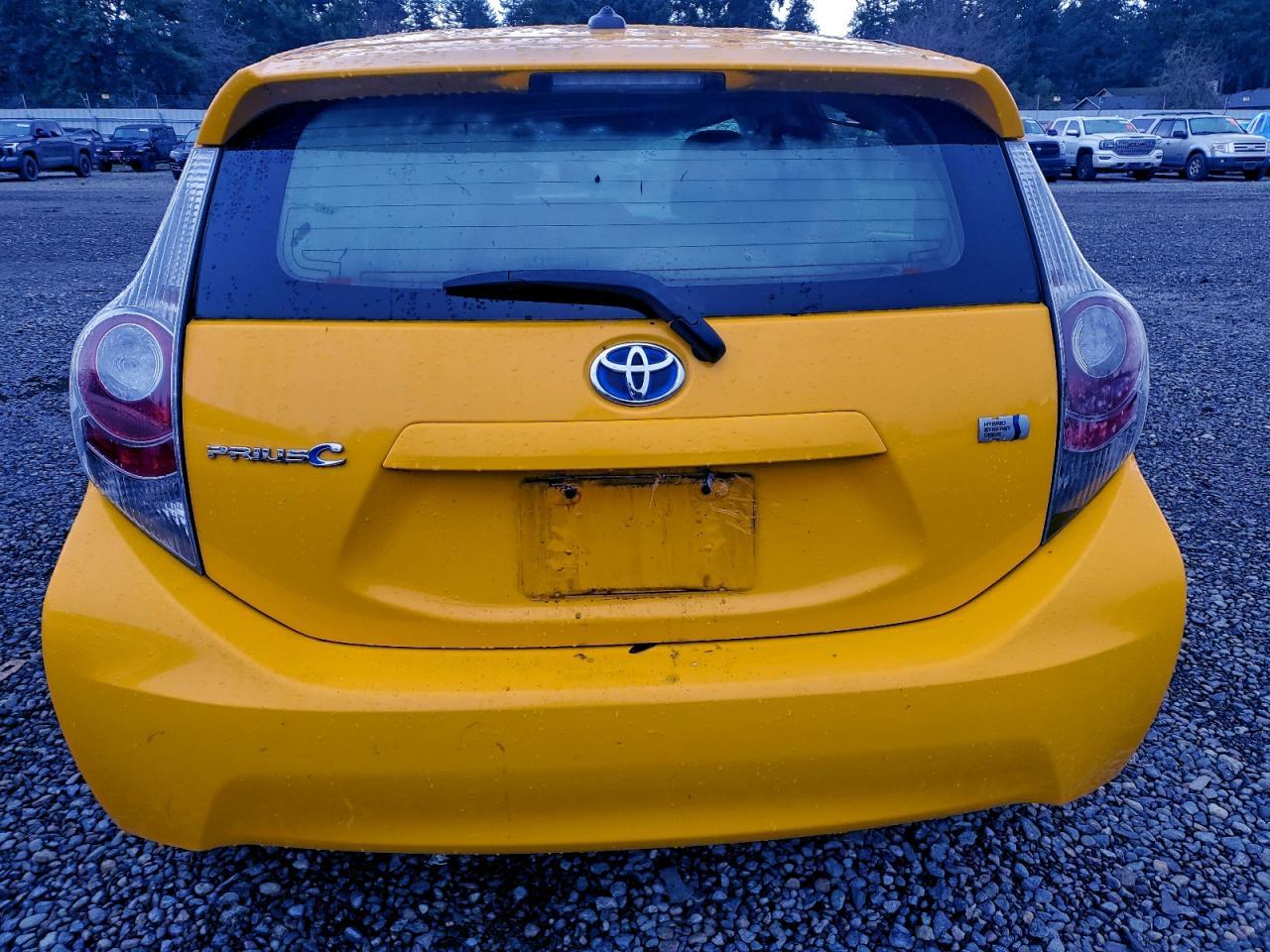 2014 TOYOTA Prius c