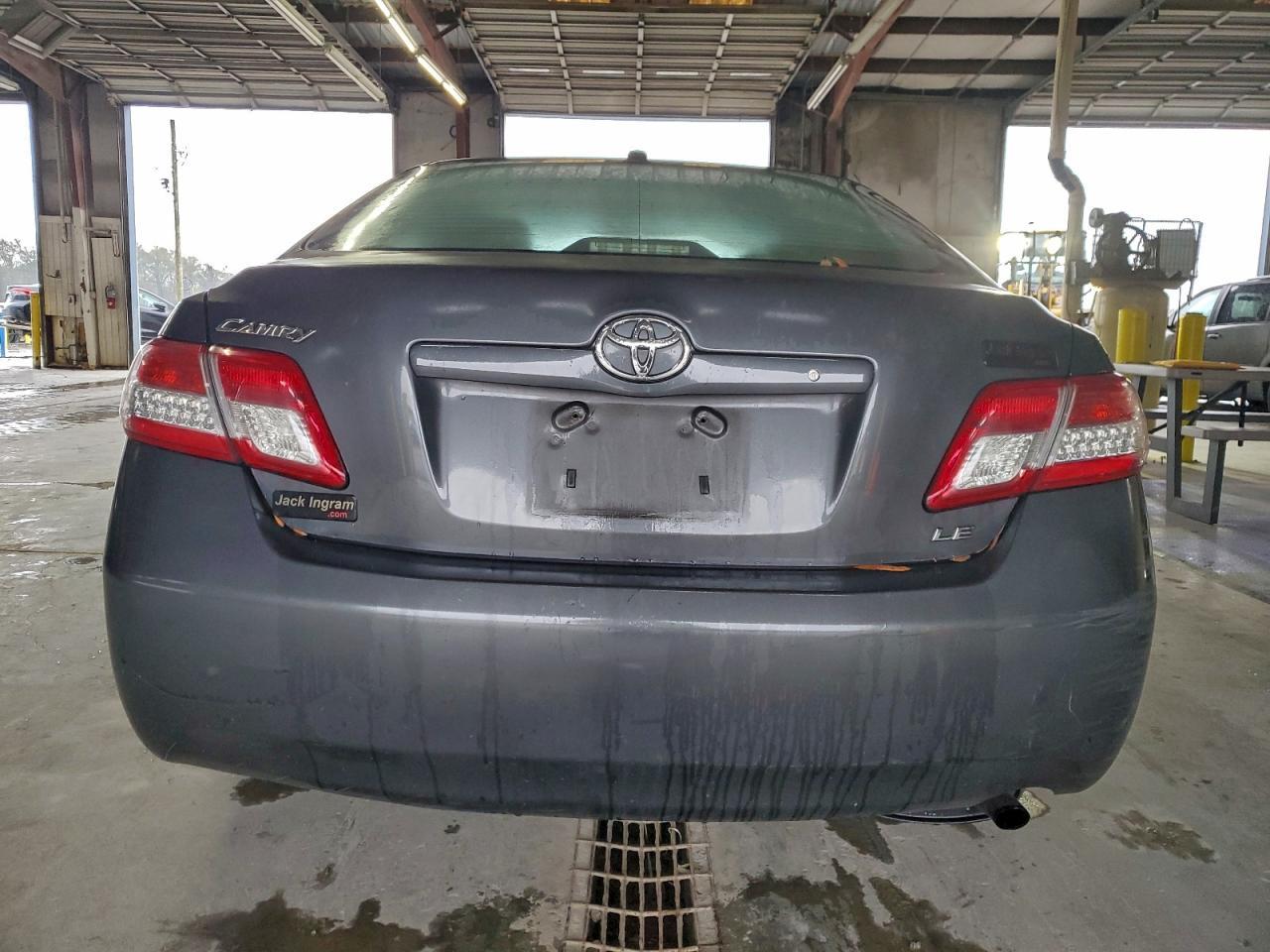 2011 TOYOTA CAMRY