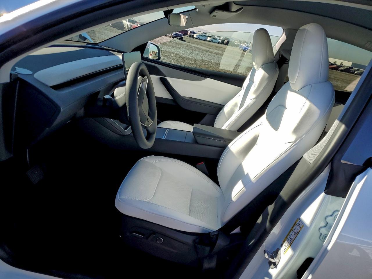 2026 TESLA MODEL Y