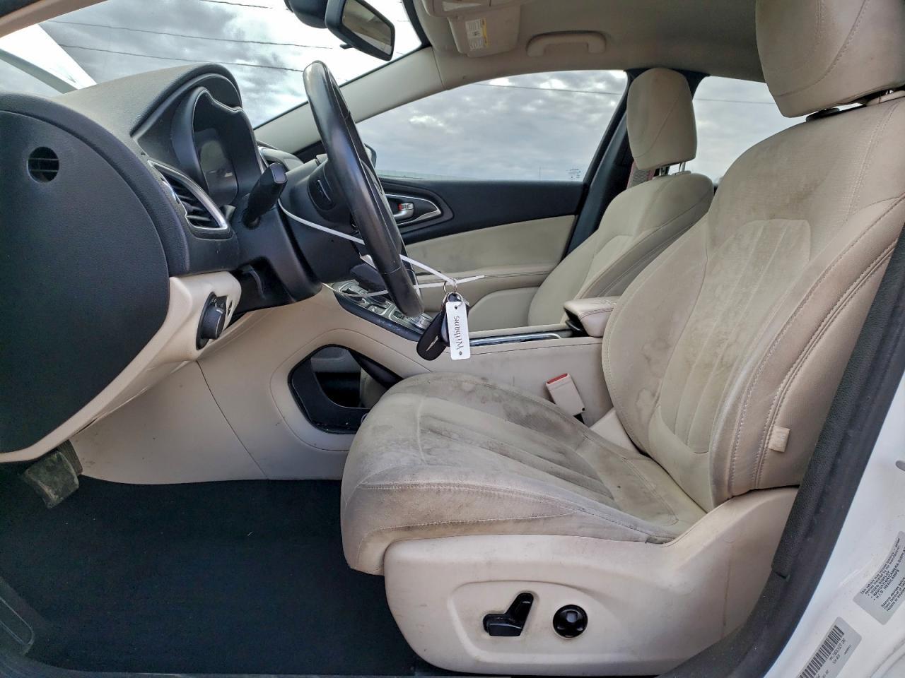 2015 CHRYSLER 200