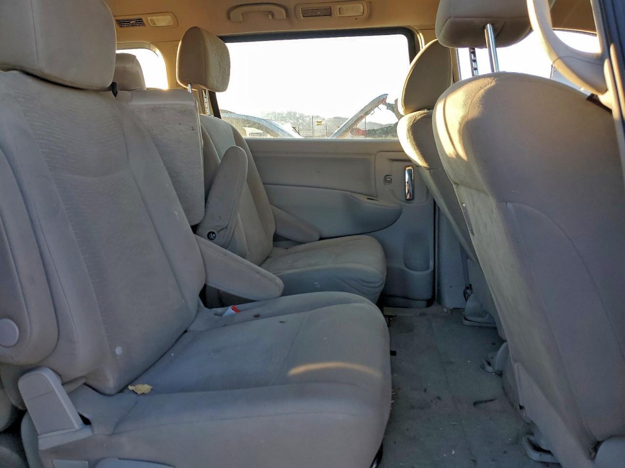 2014 NISSAN Quest