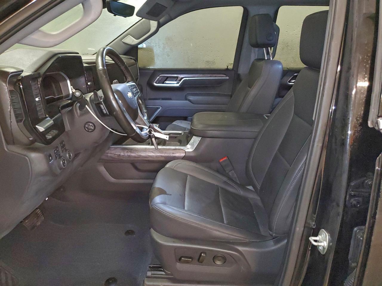 2025 CHEVROLET Silverado