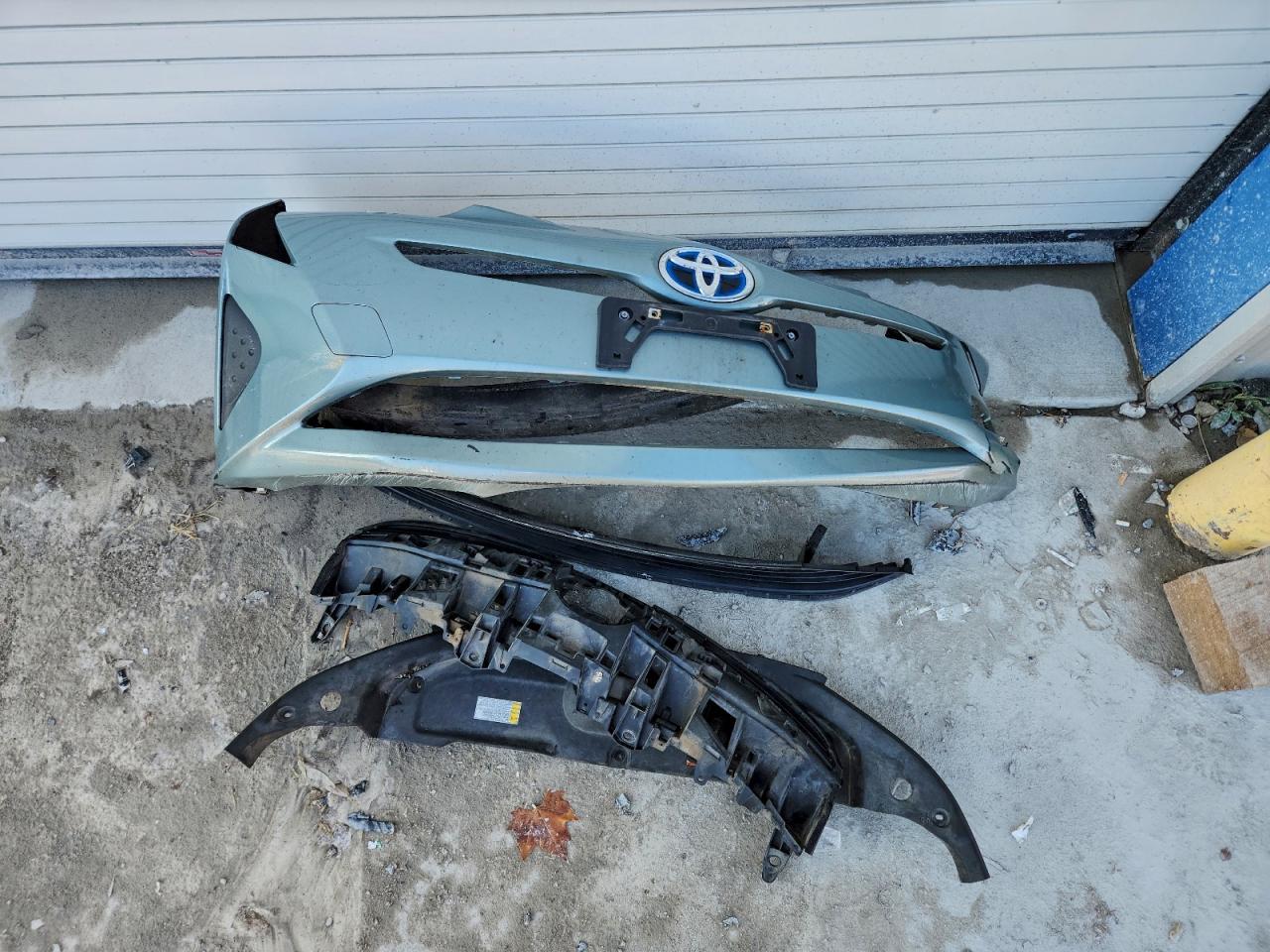 2016 TOYOTA PRIUS