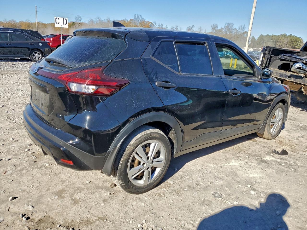 2021 NISSAN KICKS