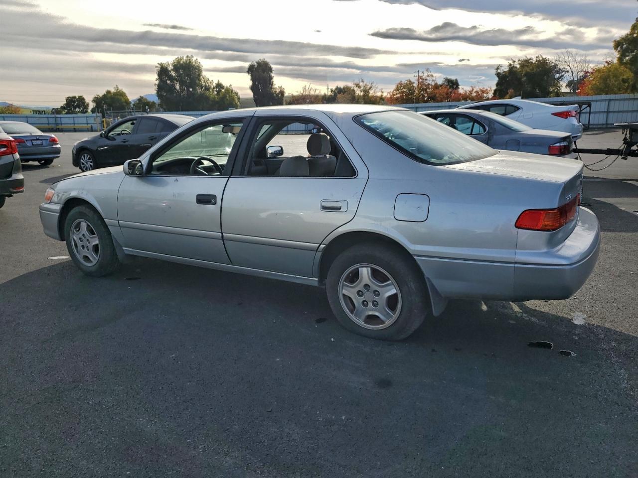 2001 TOYOTA CAMRY