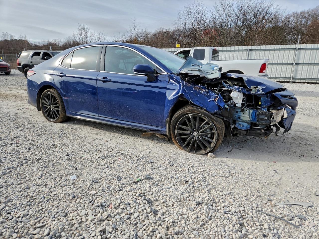 2024 TOYOTA CAMRY