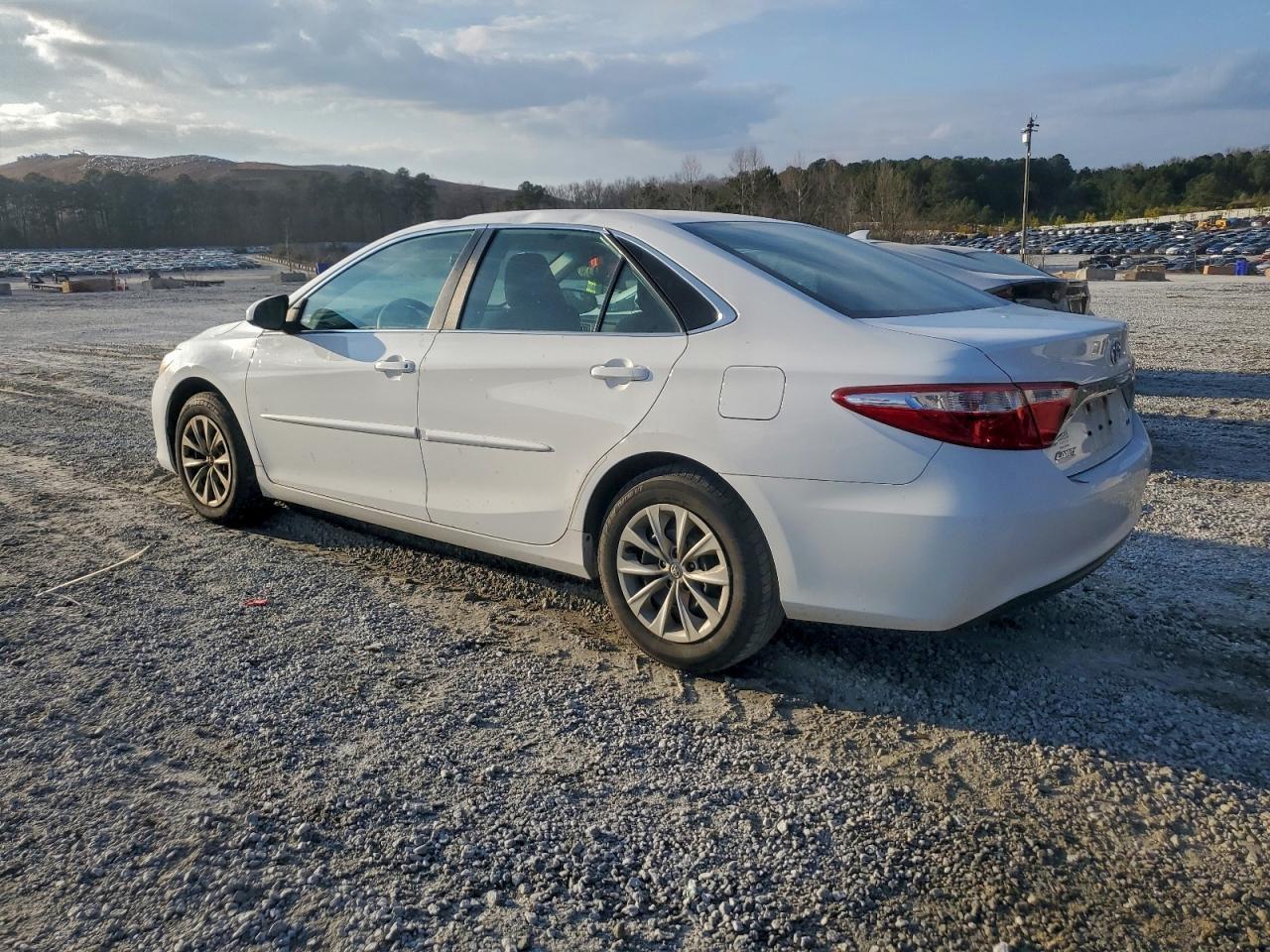 2016 TOYOTA CAMRY