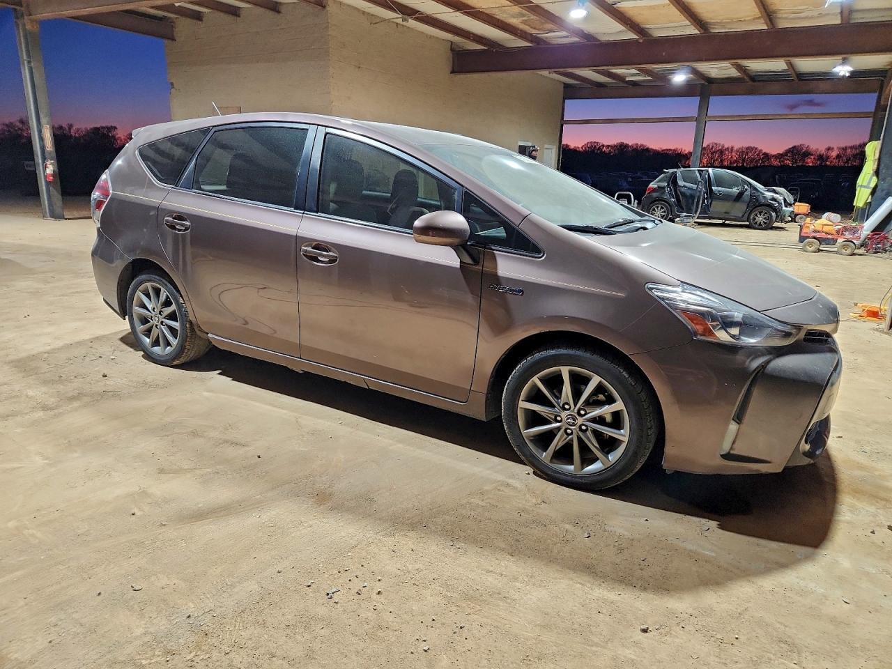 2016 TOYOTA PRIUS V