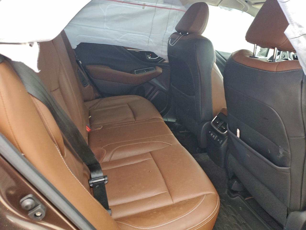 2020 SUBARU Outback