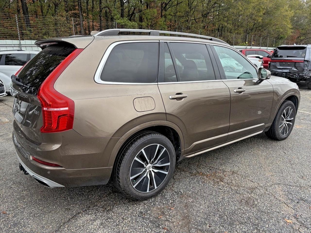 2017 VOLVO XC90
