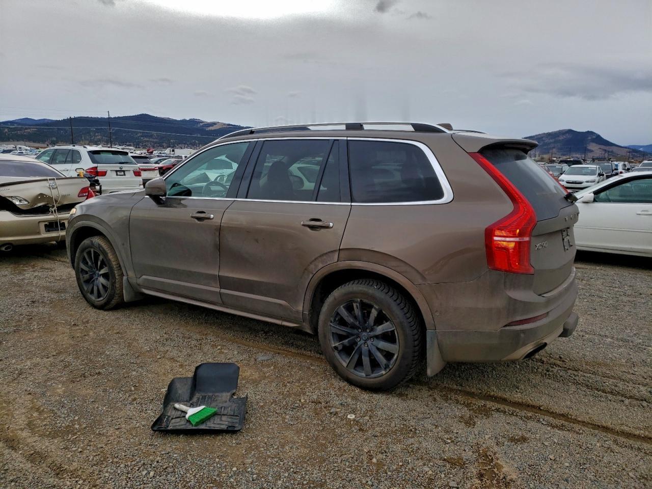 2016 VOLVO XC90