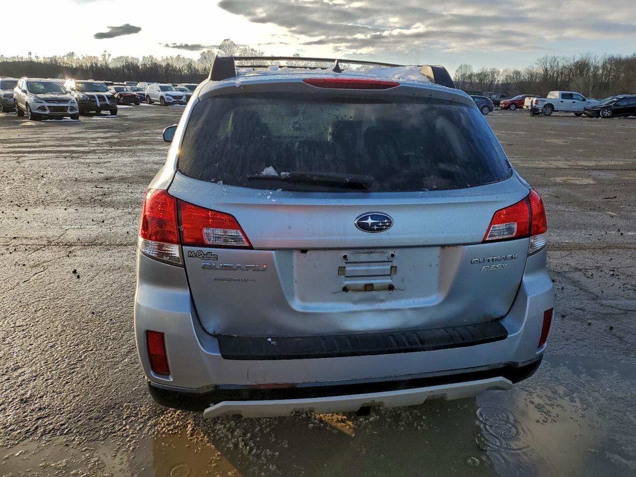 2013 SUBARU Outback