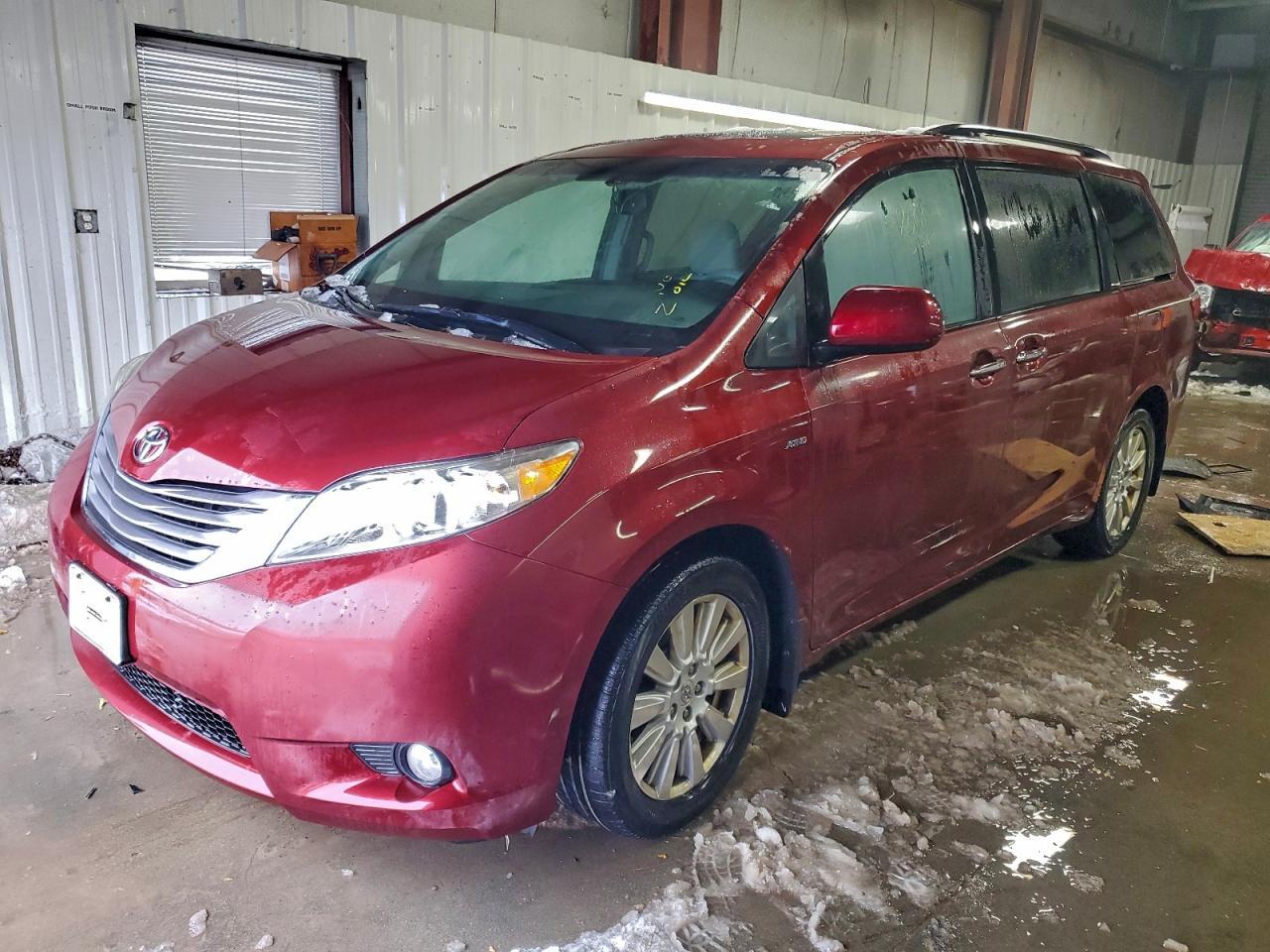 2017 TOYOTA SIENNA
