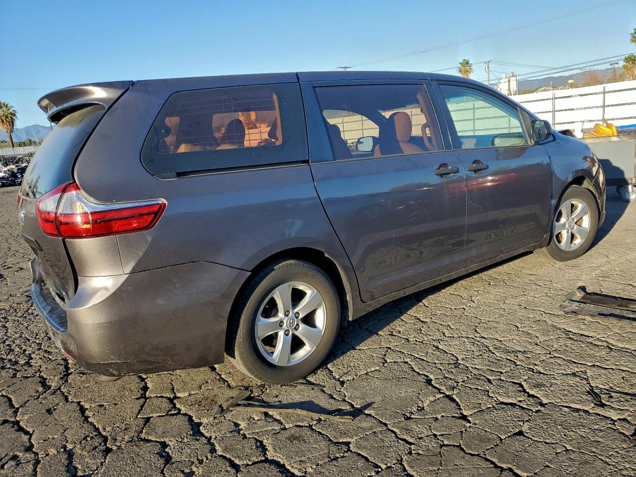 2015 TOYOTA SIENNA