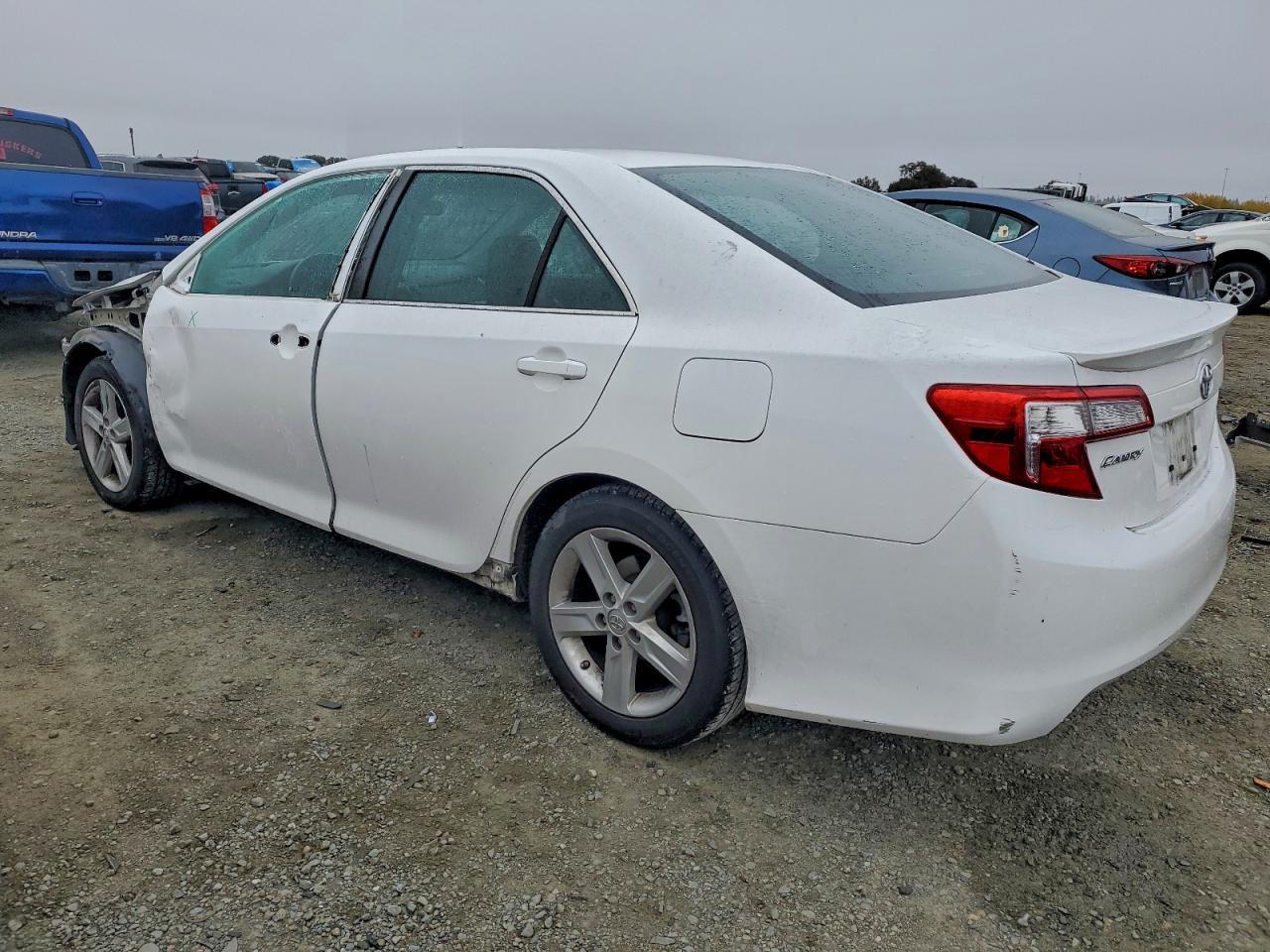 2014 TOYOTA CAMRY