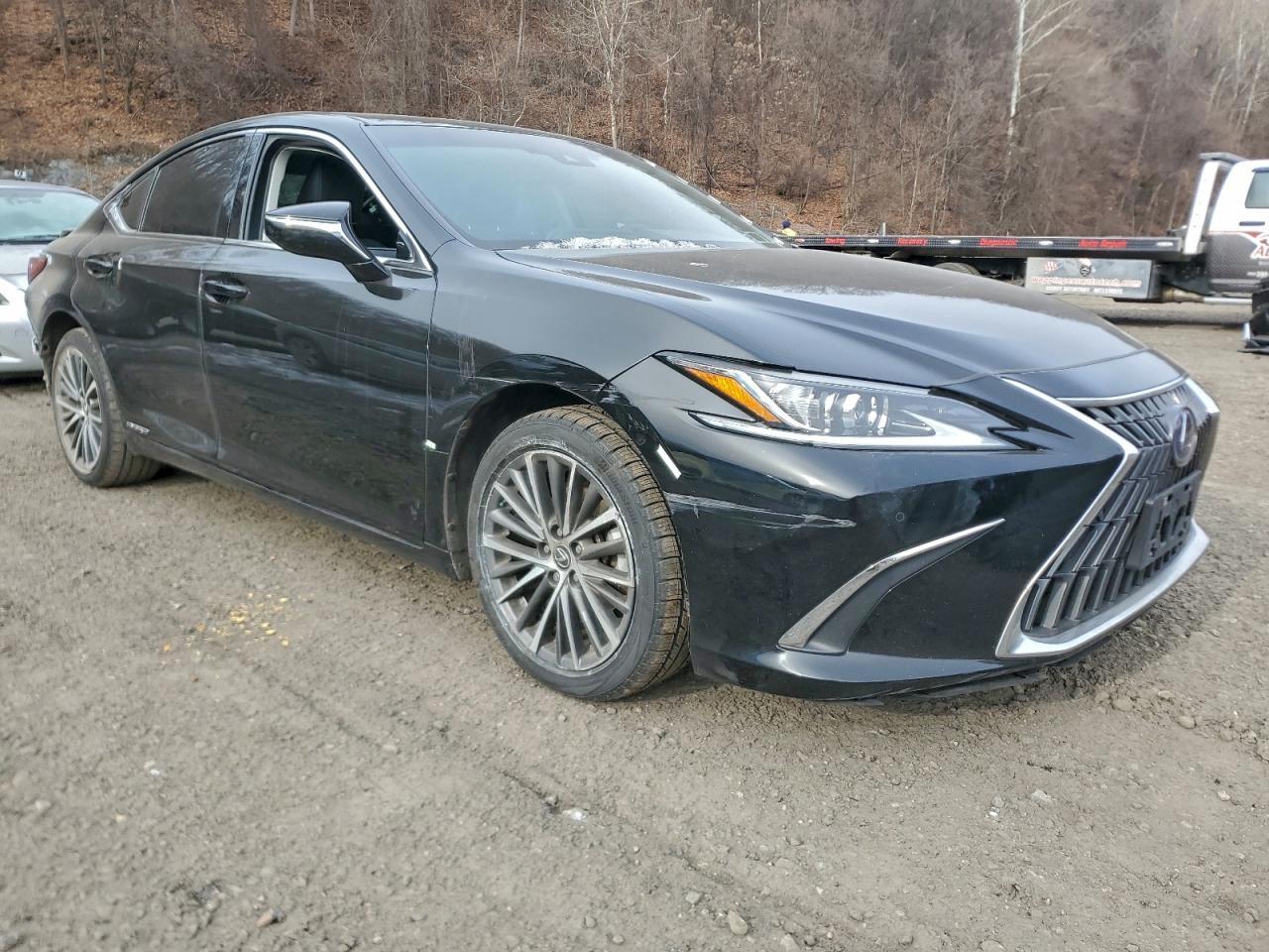 2022 LEXUS ES 300H