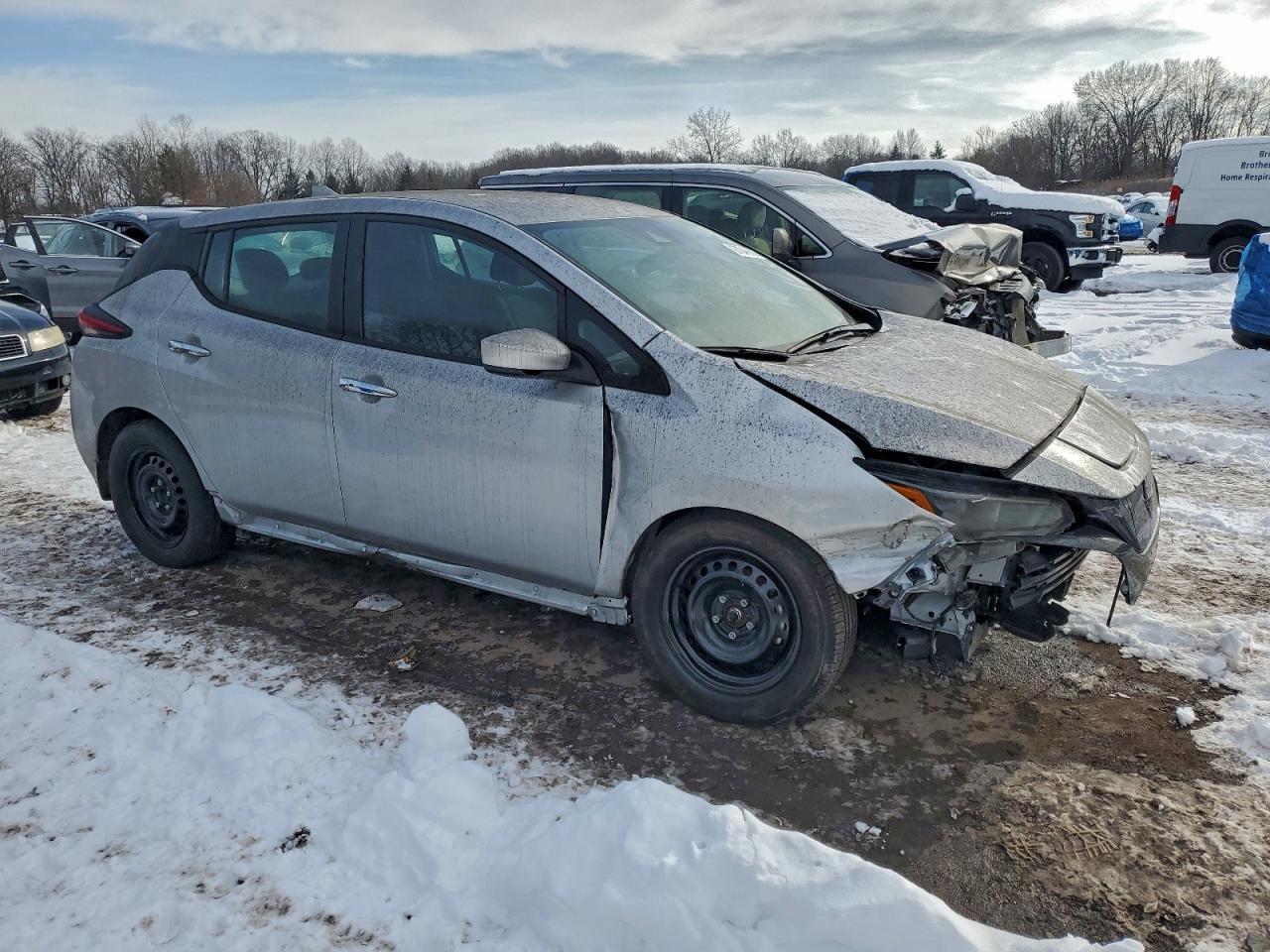 2023 NISSAN LEAF