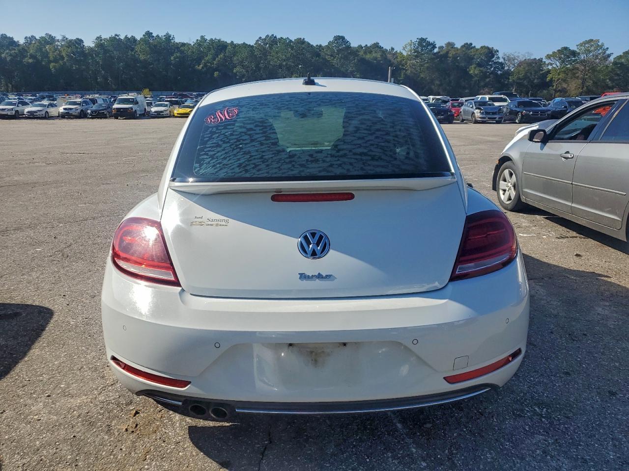2018 VOLKSWAGEN Beetle