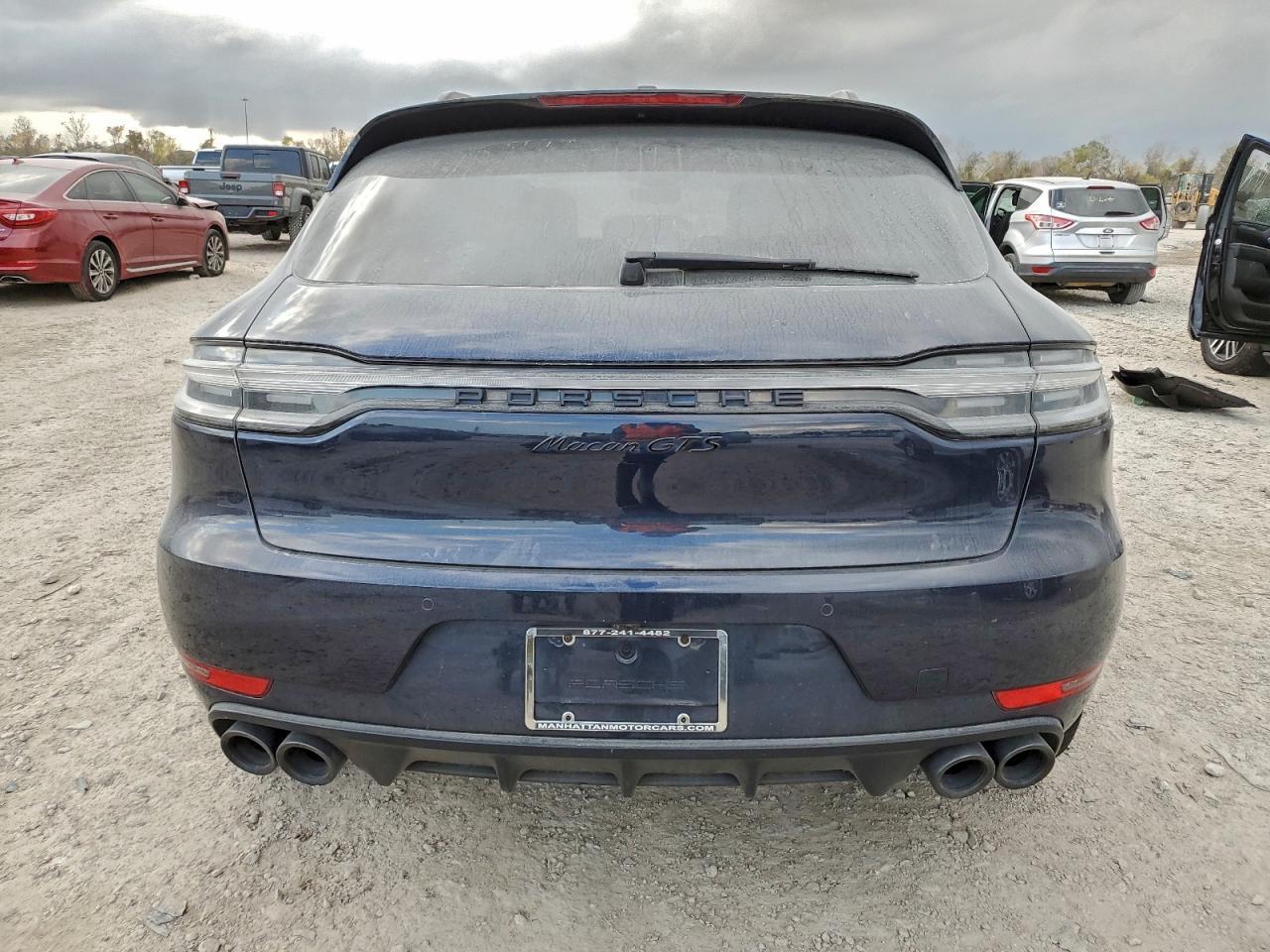 2021 PORSCHE Macan