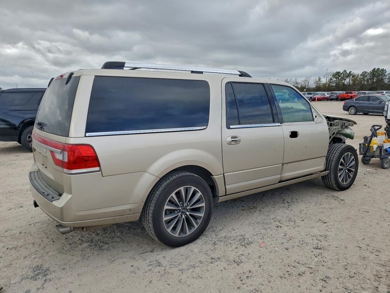 2017 LINCOLN Navigator