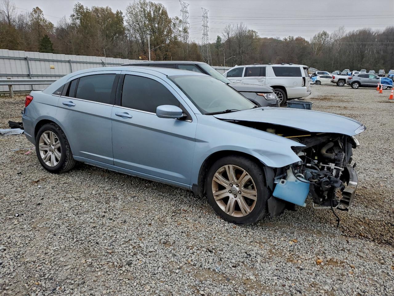2013 CHRYSLER 200