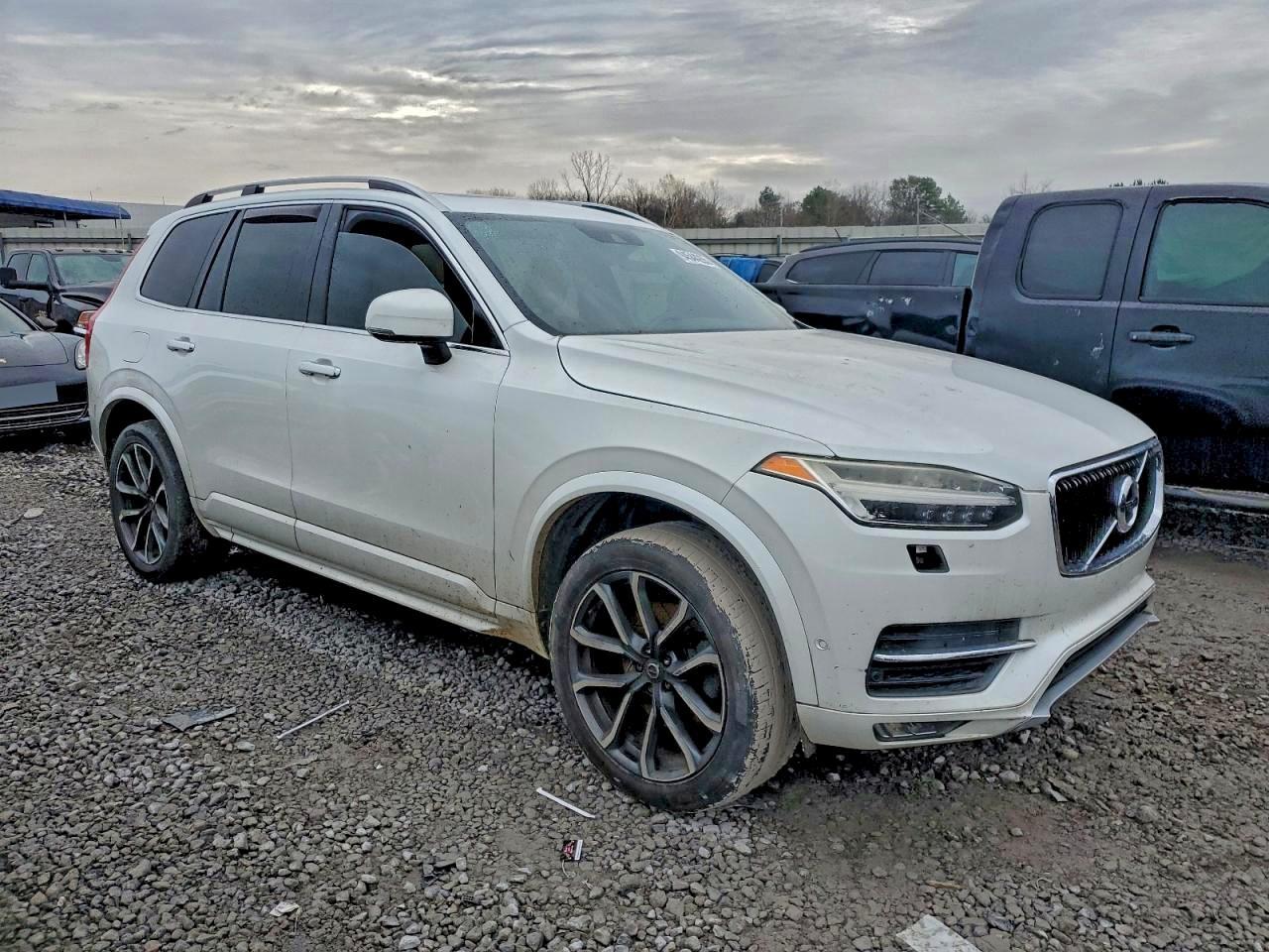 2017 VOLVO XC90