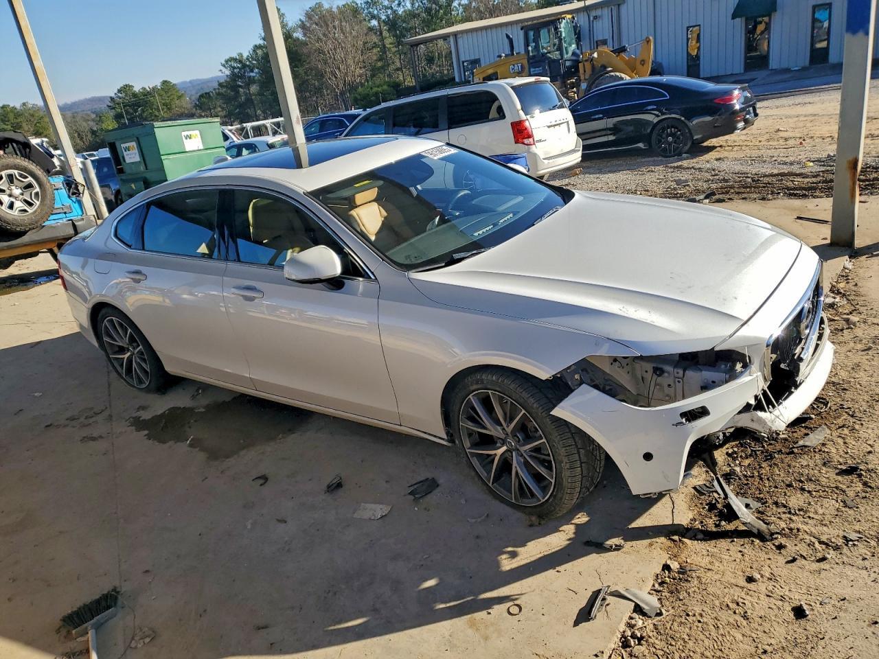 2018 VOLVO S90