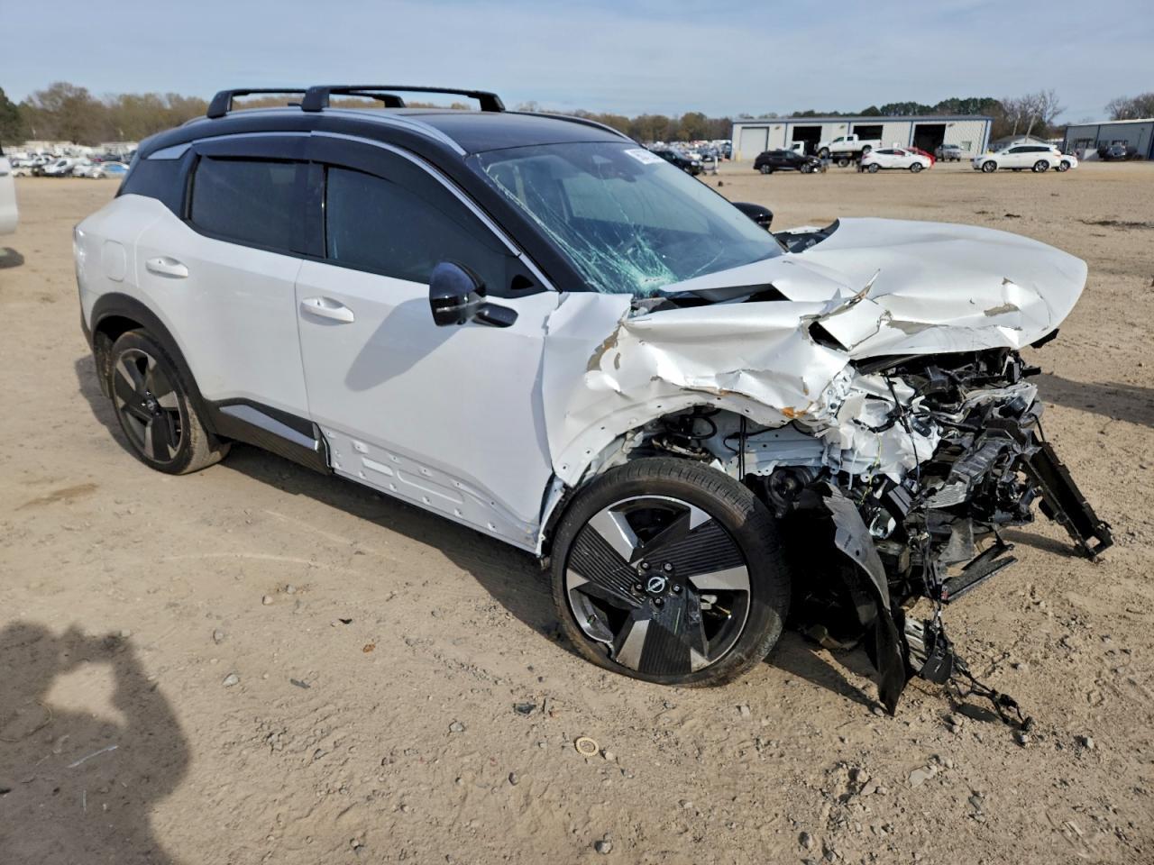 2025 NISSAN KICKS
