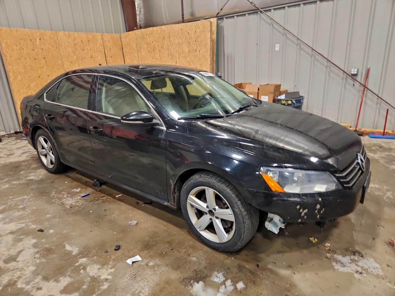 2012 VOLKSWAGEN Passat