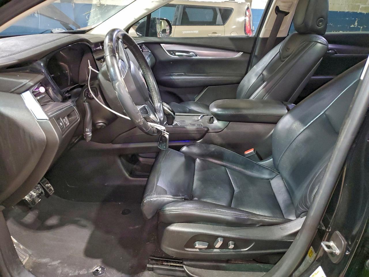 2017 CADILLAC XT5
