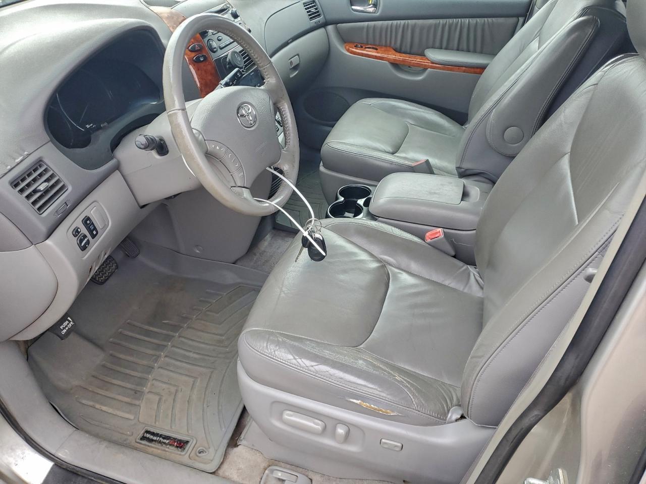 2006 TOYOTA SIENNA