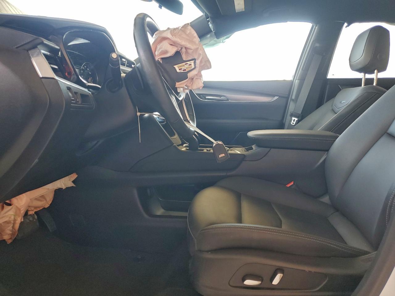 2025 CADILLAC XT5