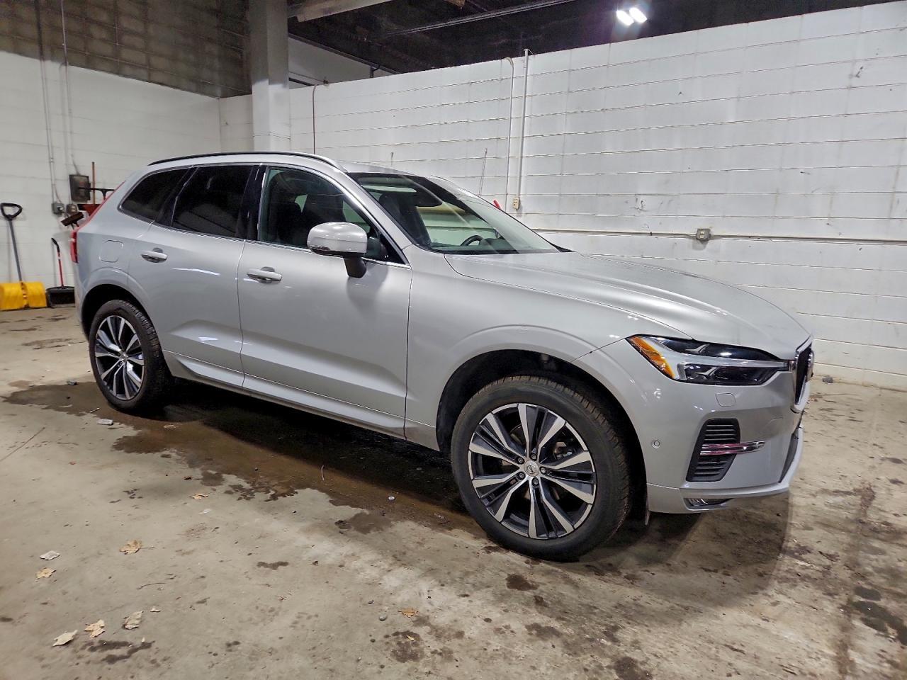 2022 VOLVO XC60