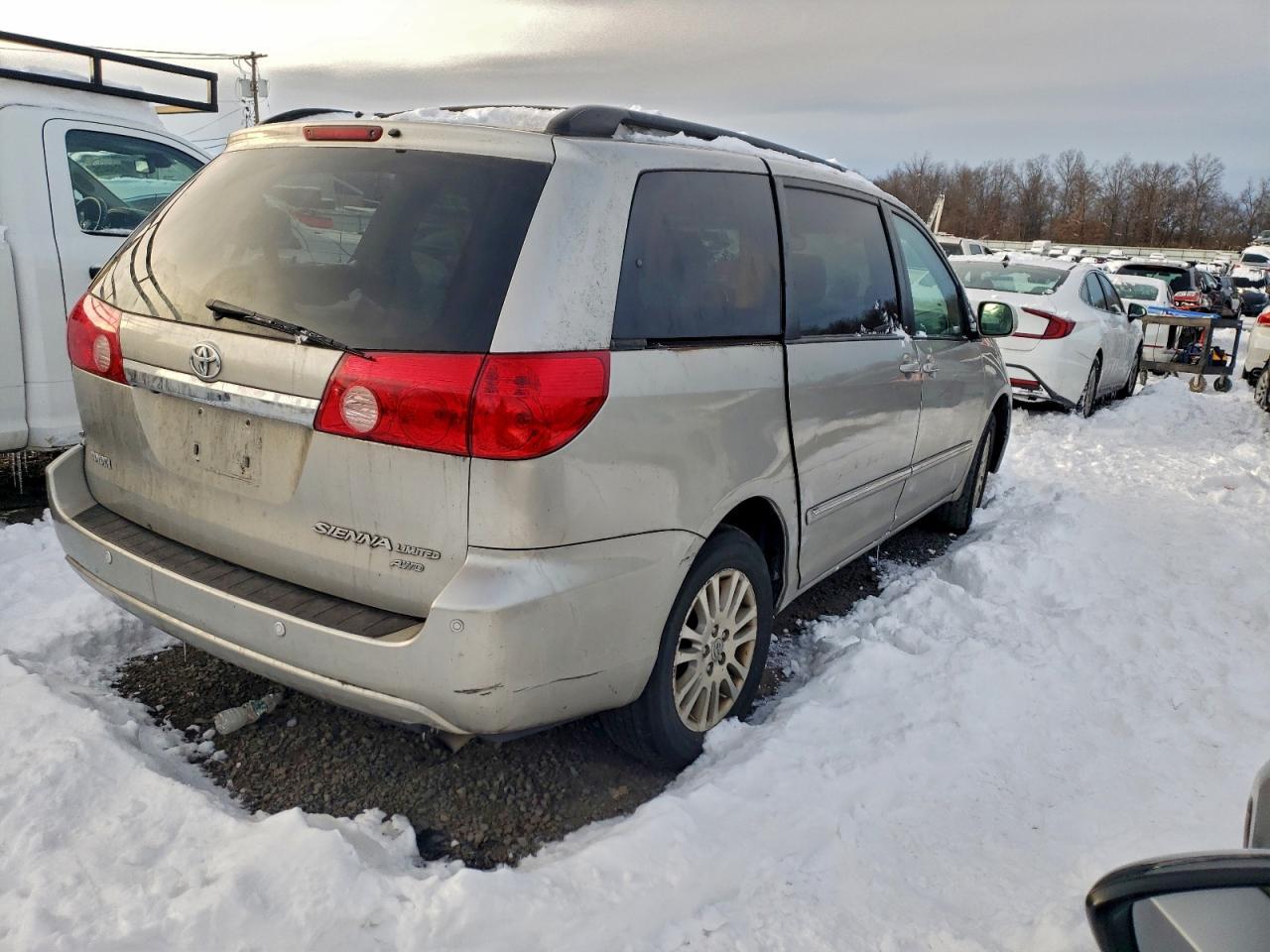 2008 TOYOTA SIENNA