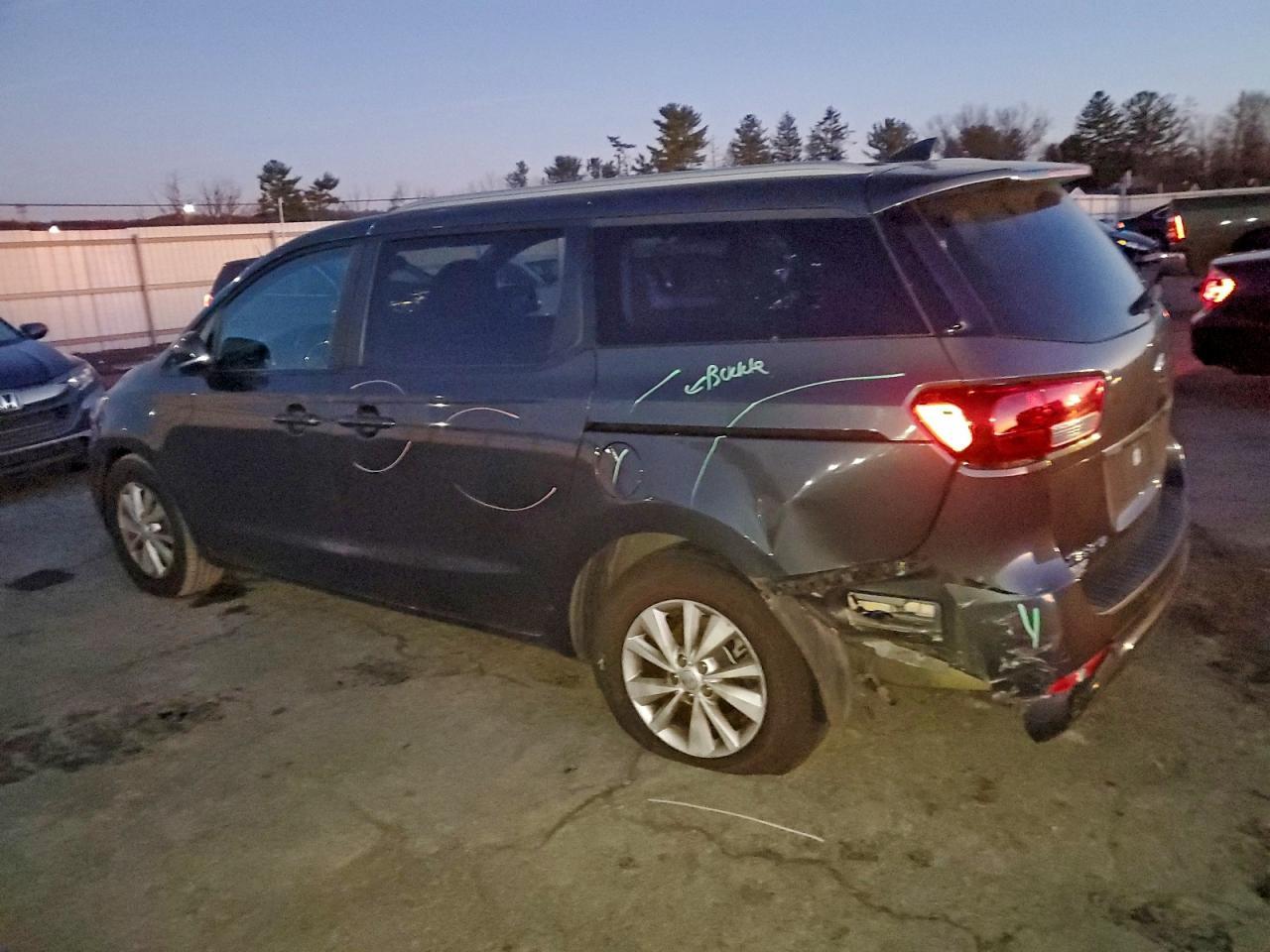 2017 KIA SEDONA